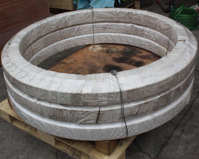 R260-7 R260LC-7 Hyundai Ekskavator yedek parçaları için kaydırma rulmanı 81EN-00051 Swing Circle Slew Ring Aftermarket