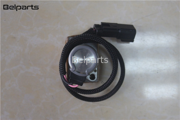 Belparts Ekskavatör Yedek Parça Hidrolik Pompa Kontrol Pilot Valfi 702-21-57400 PC200-8 PC220-8 PC300-8 için Solenoid Valf