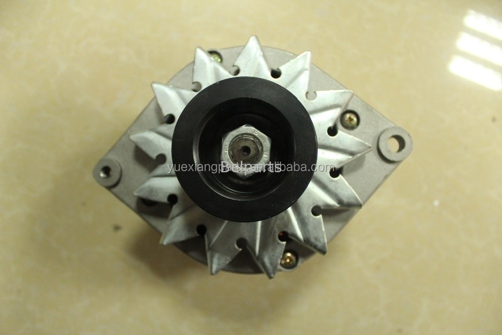 PC210-6K Regülatör Alternatör için Ekskavatör 6735-81-6110 Jeneratör Alternatör